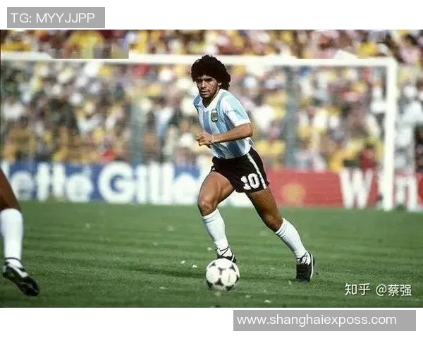 起蒙语名字的足球明星背后的故事与他们的传奇人生 起蒙语名字的足球明星背后的故事与他们的传奇人生