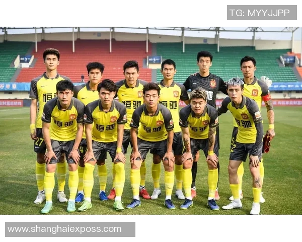 广州足球队与上海足球队耐力对决赛后分析与总结