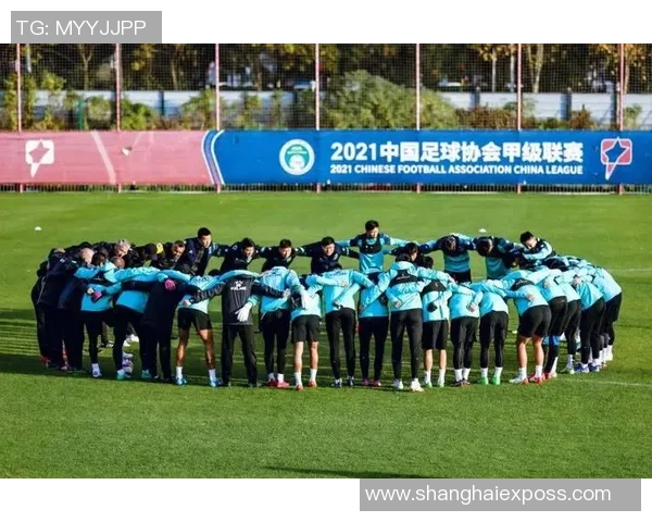 成都足球队以83分领跑世界锦标赛积分榜展现强劲实力