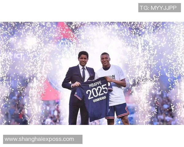 足球明星与马克龙的精彩对话:体育与政治的交汇点探讨 足球明星与马克龙的精彩对话:体育与政治的交汇点探讨